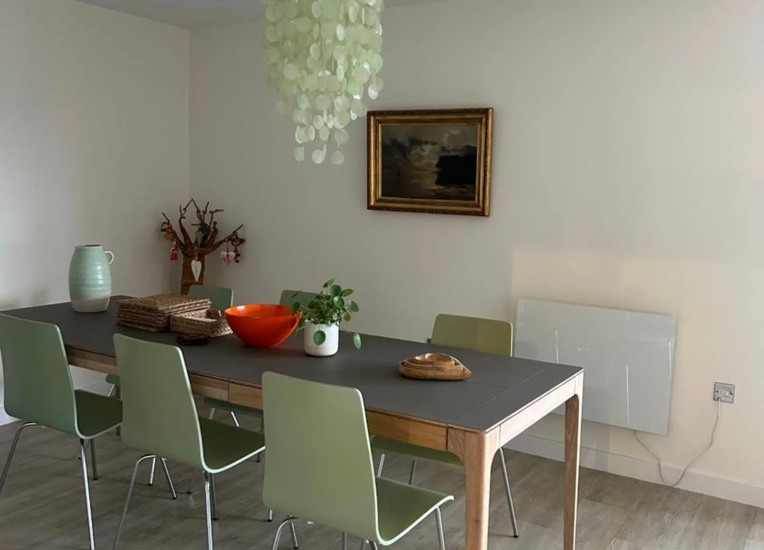 Stunning Waterfront Apartment Close To Cardiff Bay And Penarth With Parking 0*,  United Kingdom